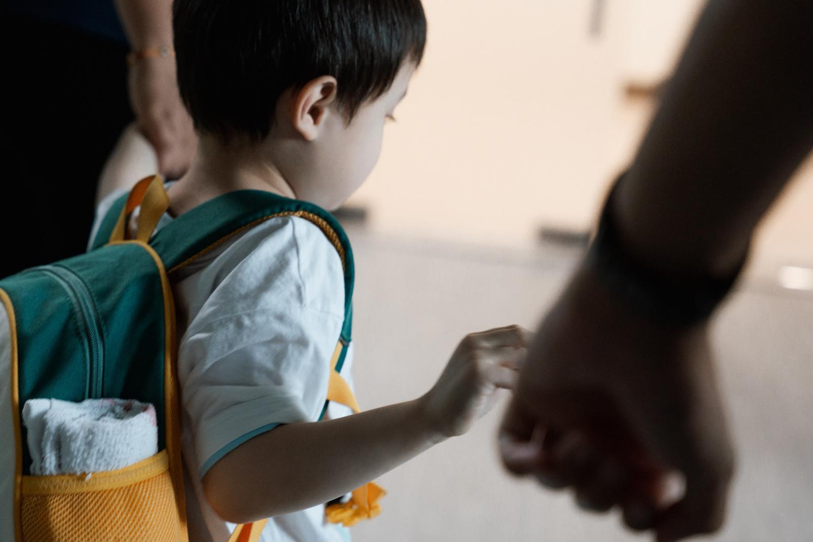 hand_child